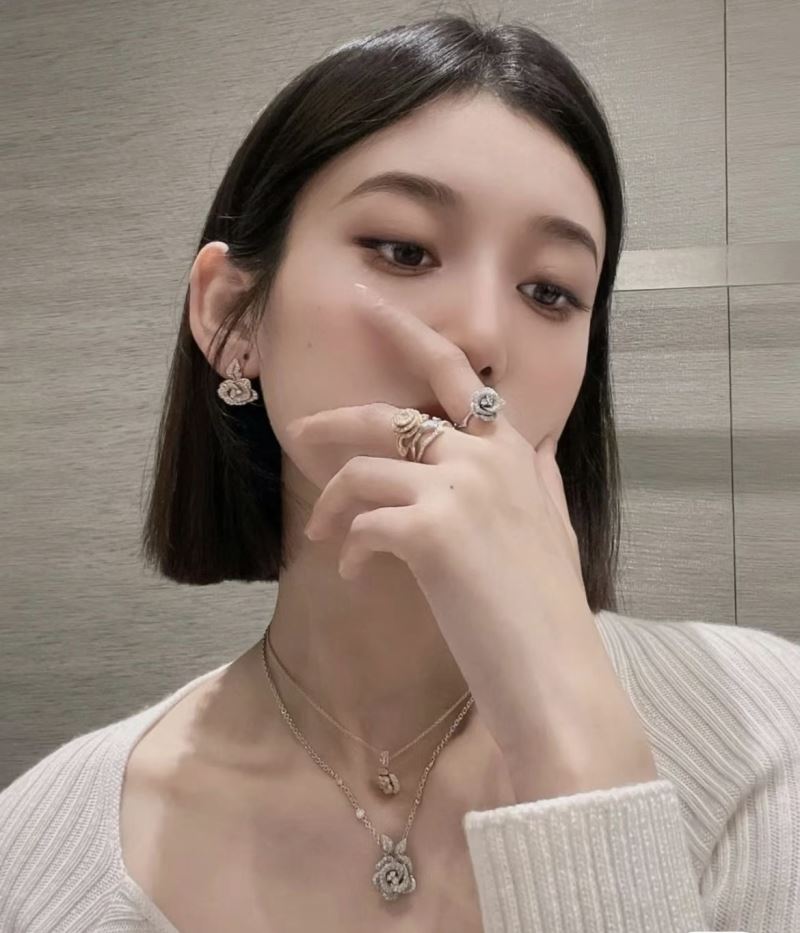 chr1st1an D10r necklaces